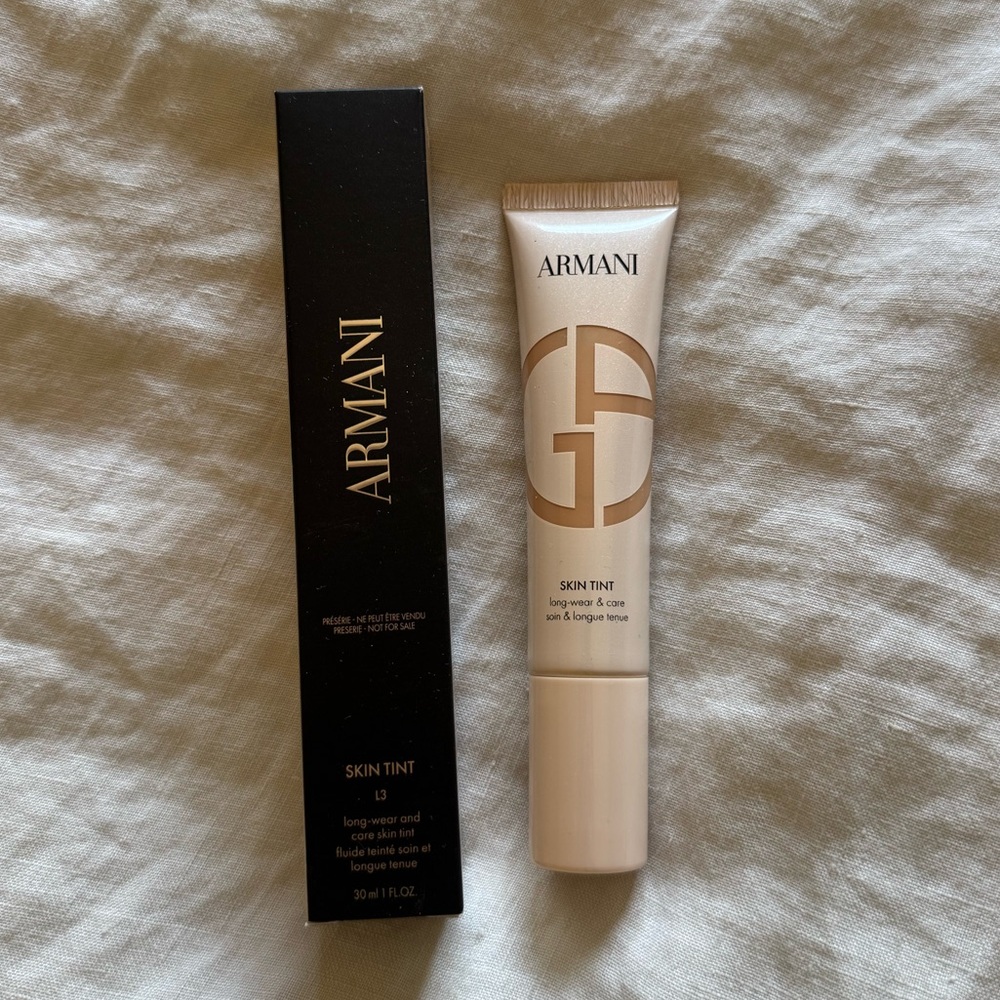 Golden Hour 24HR Lightweight Skin Tint with Hyaluronic Acid